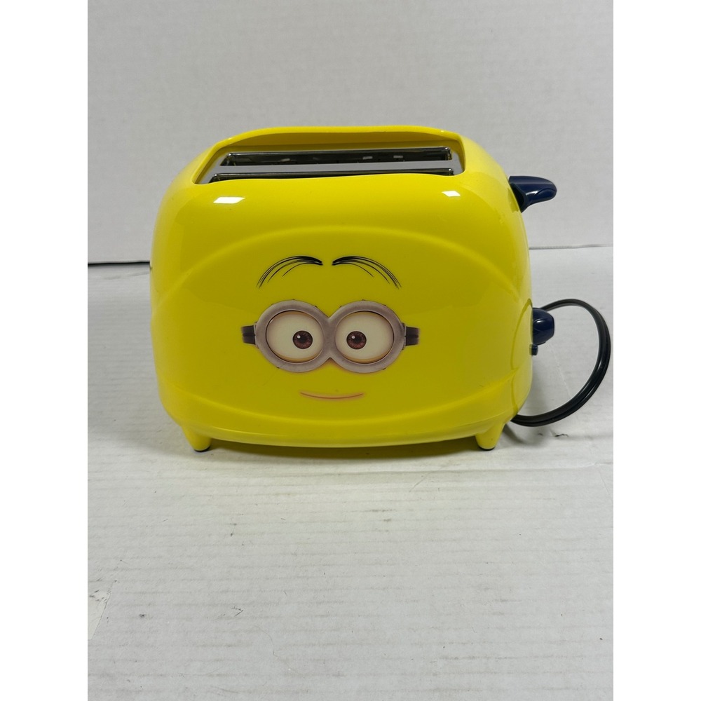 Minions 2-Slice Toaster Yellow Despicable Me Dave TSTE-DES-DAV Uncanny Brands